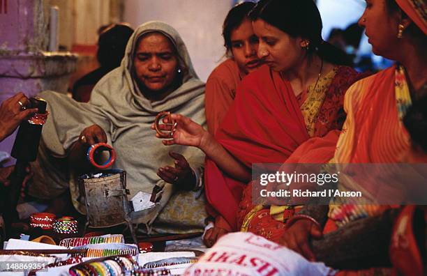 Bangle Maker 467 Bangle Maker Stock Photos, High-Res Pictures, and Images - Getty Images