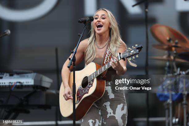Ashley Rnd Singer Ashley Cooke Singer Photos and Premium High Res Pictures - Getty Images