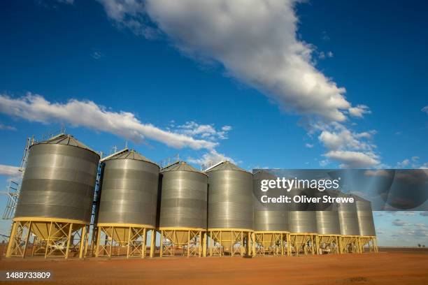 grain silos, north western nsw - silage stock pictures, royalty-free photos & images