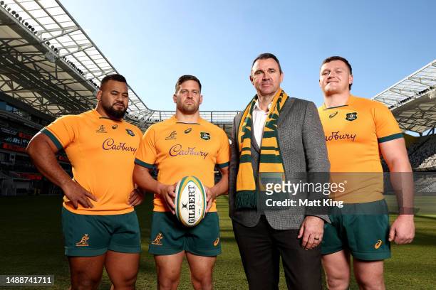 Taniela Tupou of the Wallabies, David Porecki of the Wallabies, Rugby Australia President Joe Roff and Angus Bell of the Wallabies pose during a...
