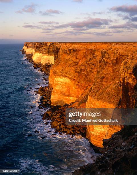 Nullarbor Nullarbor Cliffs Photos and Premium High Res Pictures - Getty Images