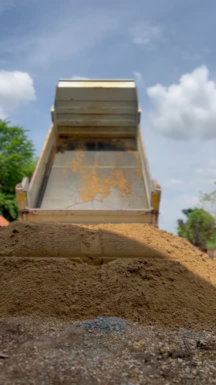 https://media.gettyimages.com/id/1488792982/video/dumptruck.jpg?b=1&s=640x640&k=20&c=lfYX3bsX5JgFJ1Ua-Gx8PSPqi903asbDcnt8tAzLgC4=