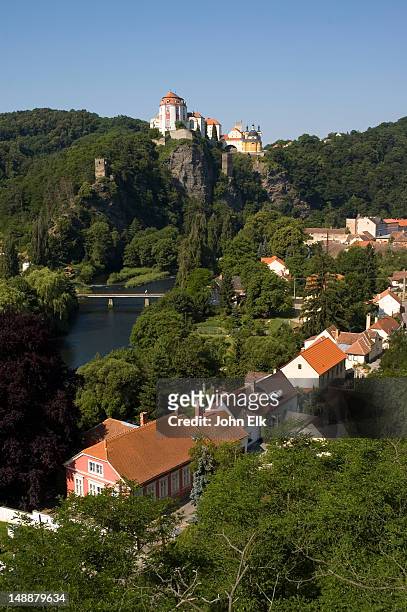 chateau above town and dyji river. - czech republic stock-fotos und bilder