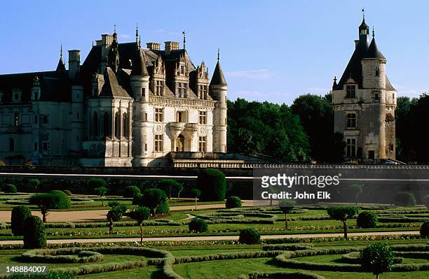 chateau de chenonceau with garden of catherine de medici in foreground. - indre et loire (37) stock pictures, royalty-free photos & images