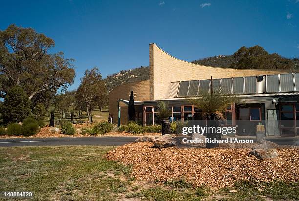 tidbinbilla nature reserve visitors centre. - tidbinbilla nature reserve stock pictures, royalty-free photos & images