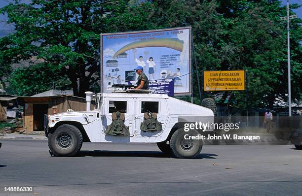 un armoured personnel carrier (apc), dili. - east timor army ストックフォトと画像