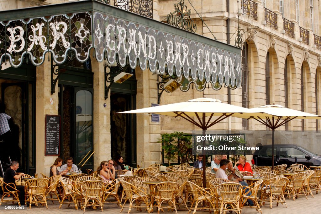 Grand Bar Castan, Quai de la Douane.