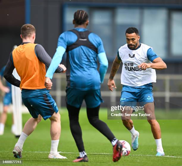 Callum Wilson controls the ball during the Newcastle United Training Session at the Newcastle United Training Centre on May 10, 2023 in Newcastle...