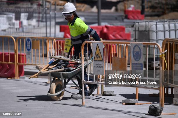 Worker at a construction site on May 10 in Madrid, Spain. The second vice-president, Yolanda Diaz, has advanced that legislative changes will be...