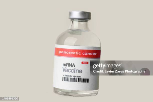 mrna vaccine vial for pancreatic cancer immunotherapy - tumore pancreas foto e immagini stock