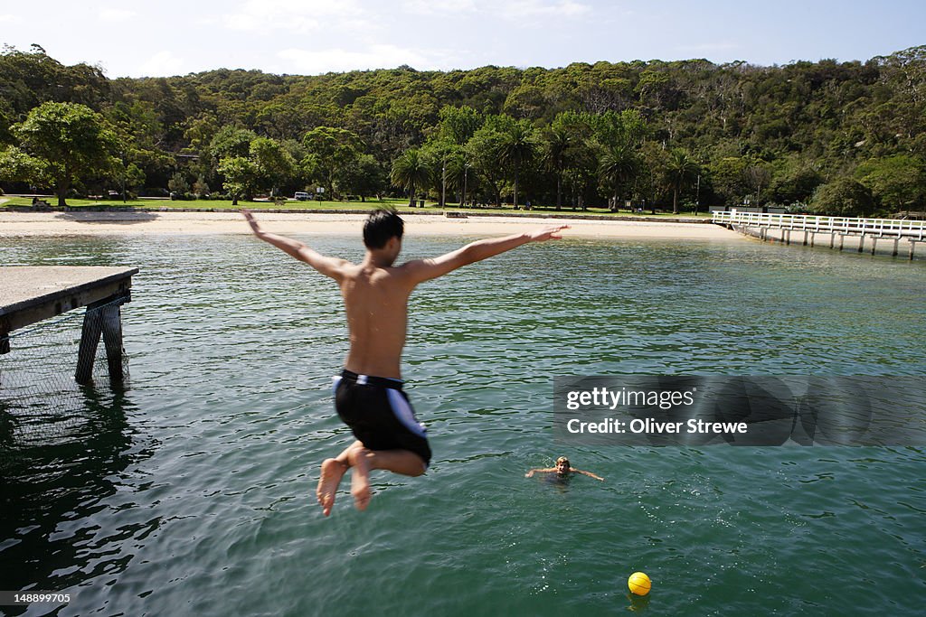 Chowder Jumping Jumping Of Wharf At Chowder Bay High-Res Stock Photo - Getty Images