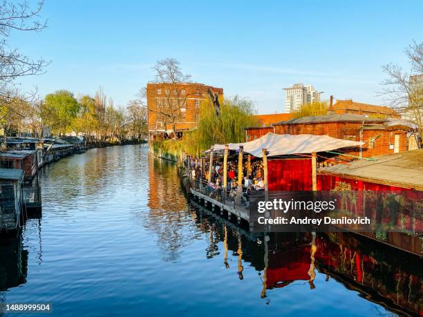 club der visionäre on a sunny day in berlin. - spree stock-fotos und bilder