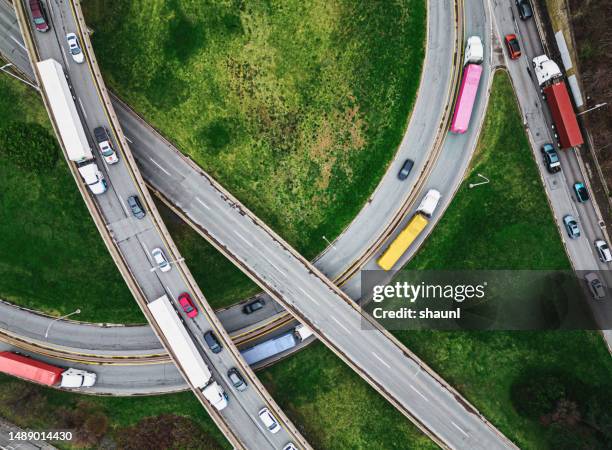 rush hour traffic - commuters overhead view stock pictures, royalty-free photos & images