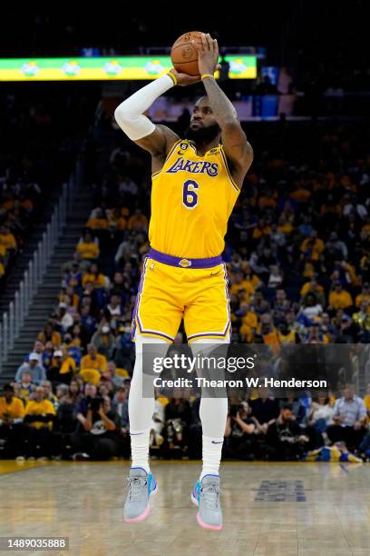Lebron Shot Rizz Lebron James Shoot Photos and Premium High Res Pictures - Getty Images