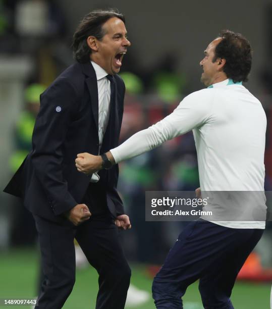 Simone Inzaghi, Head Coach of FC Internazionale, celebrates after Henrikh Mkhitaryan of FC Internazionale scores the team's second goal during the...