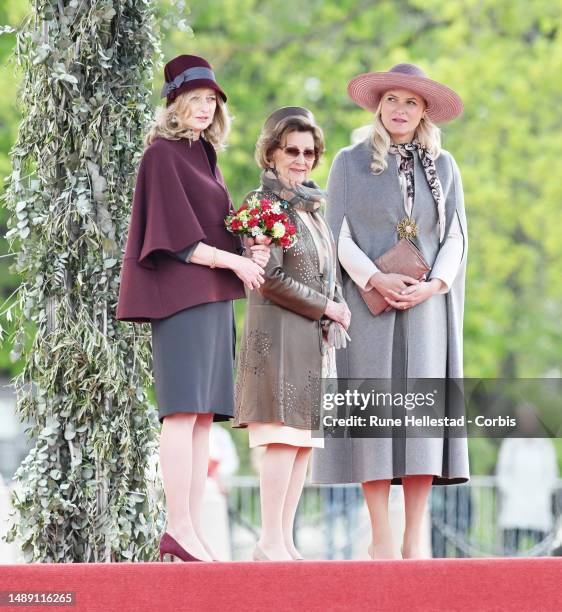 Italian First Lady Laura Mattarella, Norwegian Crown Princess Mette-Marit and Queen Sonja attend the welcoming ceremony for the Italian State Visit...