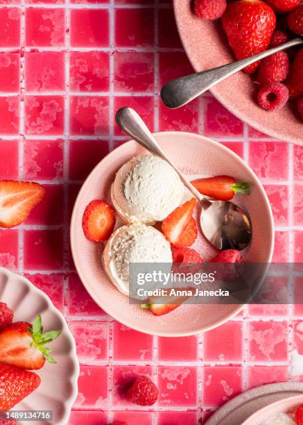 vanilla ice cream with fresh strawberries - berry stock pictures, royalty-free photos & images