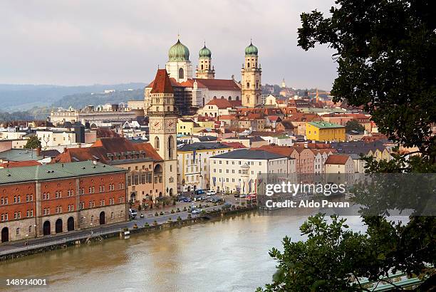 townscape and danube river. - パッサウ ストックフォトと画像