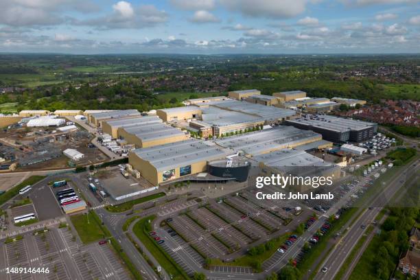 aerial view of warner bros studios leavesden. - hertfordshire stock pictures, royalty-free photos & images