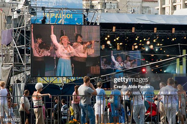 maidan nezalezhnosti, celebration of the ukrainian independence. - キエフ 独立広場 ストックフォトと画像