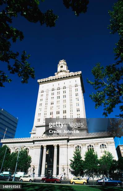 exterior of city hall. - oakland stock pictures, royalty-free photos & images