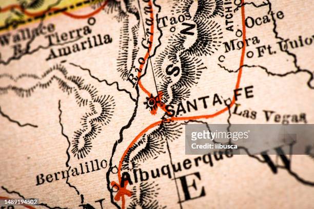 ilustrações, clipart, desenhos animados e ícones de mapa do atlas antigo macro closeup: santa fé, novo méxico - new mexico