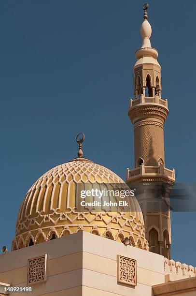 corniche mosque. - émirat de charjah photos et images de collection