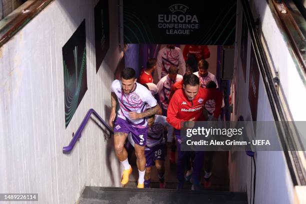 Players of ACF Fiorentina run out of the tunnel prior to the UEFA Europa Conference League semi-final first leg match between ACF Fiorentina and FC...