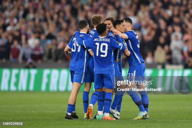 Tijjani Reijnders of AZ Alkmaar celebrates with teammates after scoring the team's first goal during the UEFA Europa Conference League semi-final...