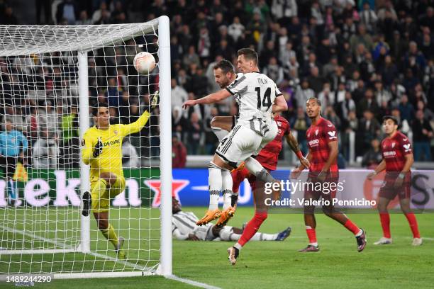 Federico Gatti of Juventus scores the team's first goal during the UEFA Europa League semi-final first leg match between Juventus and Sevilla FC at...