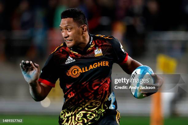 Samipeni Finau of the Chiefs charges forward during the round 12 Super Rugby Pacific match between Chiefs and Queensland Reds at Yarrow Stadium, on...