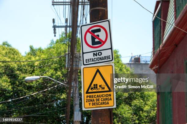 Loading In Spanish 1,310 E Load Stock Photos, High-Res Pictures, and Images - Getty Images