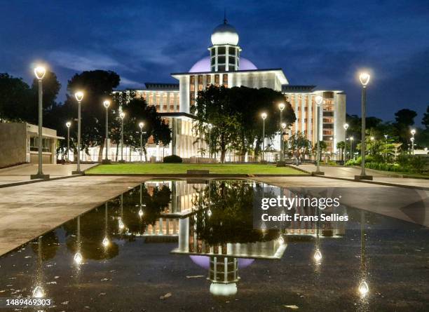 istiqlal mosque in jakarta, indonesia - masjid istiqlal stock pictures, royalty-free photos & images