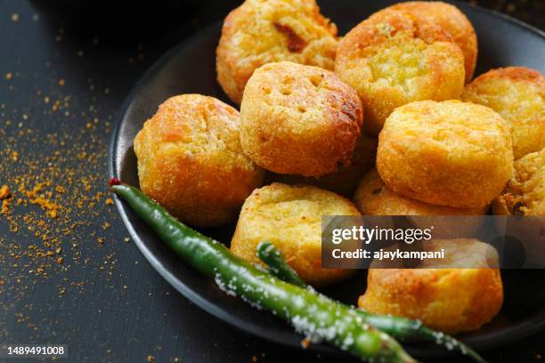 mini vada pops - vada stock pictures, royalty-free photos & images