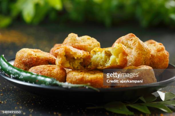 mini vada pops - vada stock pictures, royalty-free photos & images