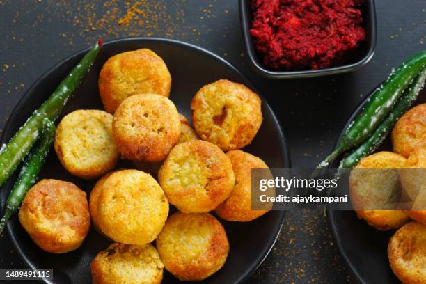 mini vada pops - vada stock pictures, royalty-free photos & images