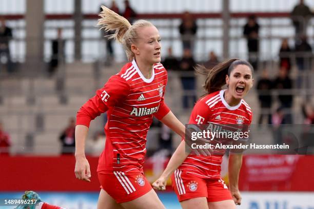 Lea Schüller of München celebrates scoring the opening goal during the FLYERALARM Frauen-Bundesliga match between FC Bayern Muenchen and TSG...