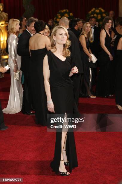 Robin Wright Penn attends the 81st annual Academy Awards at the Kodak Theatre. Penn wears Monique Lhuillier.