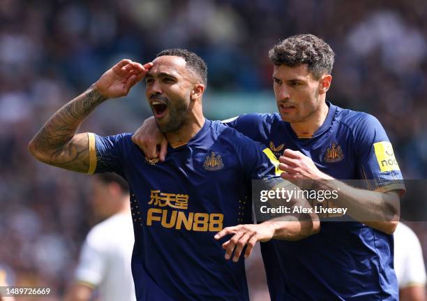 Callum Wilson of Newcastle United celebrates after scoring the team's first goal from the penalty spot during the Premier League match between Leeds...