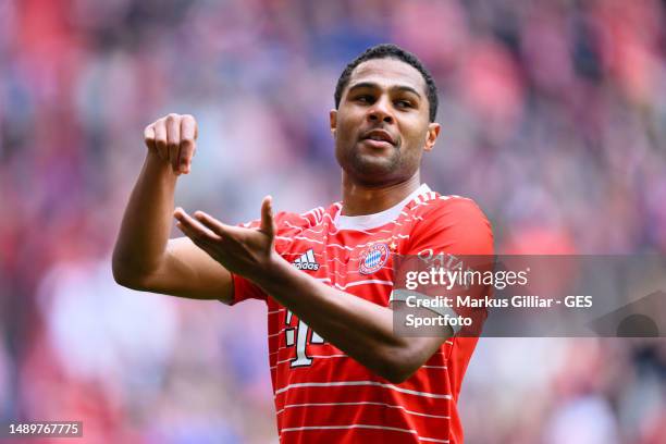 Serge Gnabry of Bayern celebrates after scoring his team's third goal during the Bundesliga match between FC Bayern München and FC Schalke 04 at...