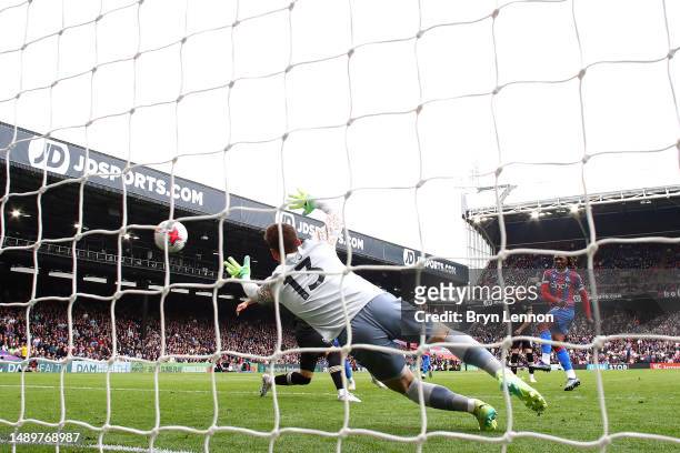 Eberechi Eze of Crystal Palace scores the team's first goal during the Premier League match between Crystal Palace and AFC Bournemouth at Selhurst...