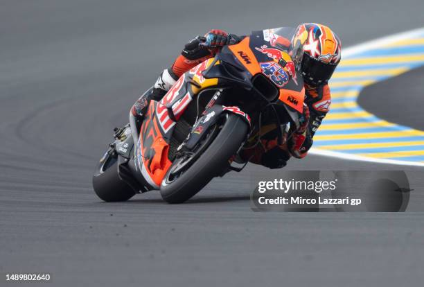 Jack Miller of Australia and Bull KTM Factory Racing rounds the bend during the MotoGP Of France - Qualifying on May 13, 2023 in Le Mans, France.