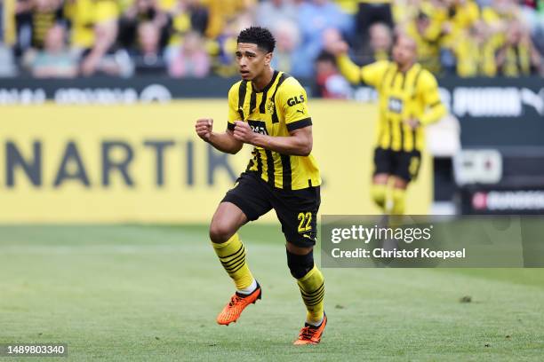 Jude Bellingham of Borussia Dortmund celebrates after scoring the team's second goal during the Bundesliga match between Borussia Dortmund and...