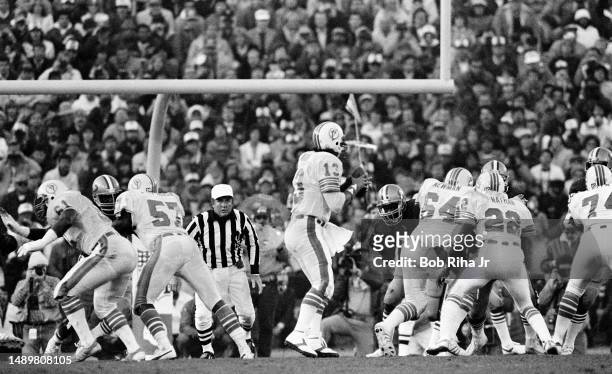 Miami Dolphins QB Dan Marino during game action at Super Bowl XIX of Miami Dolphins vs. San Francisco 49ers, January 20, 1985 in Stanford, California.
