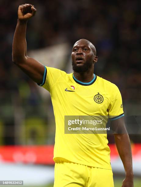 Romelu Lukaku of FC Internazionale celebrates after scoring the team's first goal during the Serie A match between FC Internazionale and US Sassuolo...