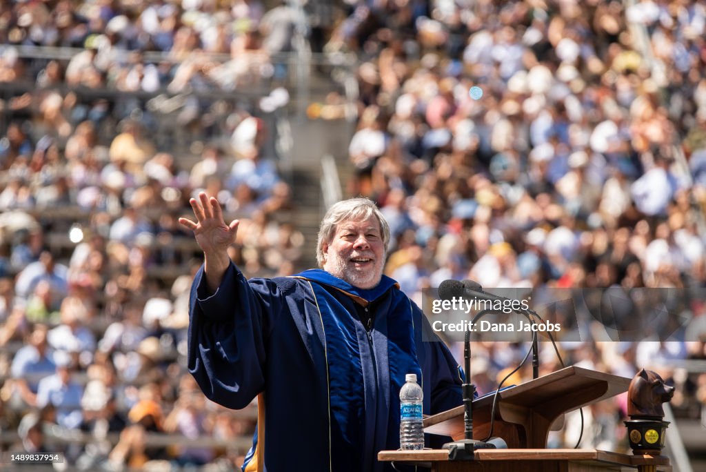 Cal Berkeley Graduation Steve Wozniak addresses students as the keynote speaker at the... News ...