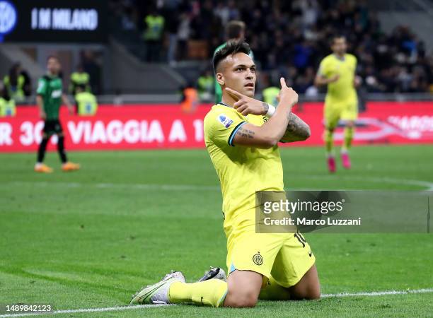 Lautaro Martinez of FC Internazionale celebrates after scoring the team's third goal during the Serie A match between FC Internazionale and US...