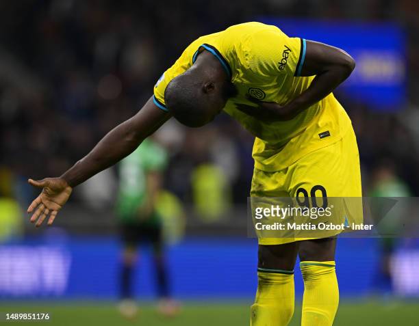 Romelu Lukaku of FC Internazionale celebrates after scoring the team's fourth goal during the Serie A match between FC Internazionale and US Sassuolo...