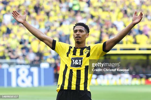 Jude Bellingham of Borussia Dortmund celebrates after scoring the team's second goal during the Bundesliga match between Borussia Dortmund and...