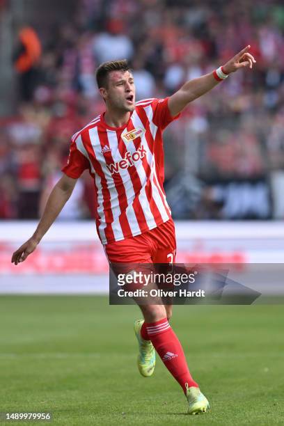 Robin Knoche of 1. FC Union Berlin reacts during the Bundesliga match between 1. FC Union Berlin and Sport-Club Freiburg at Stadion an der alten...